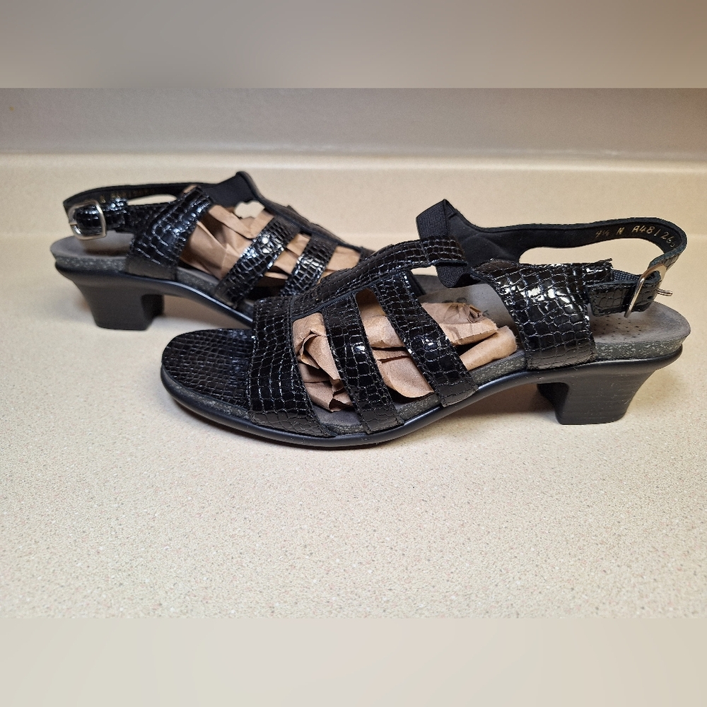 SAS Black Croc-Embossed Slingback Low Heel Sandals